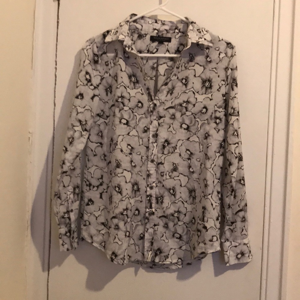 Banana Republic Floral print button up blouse
